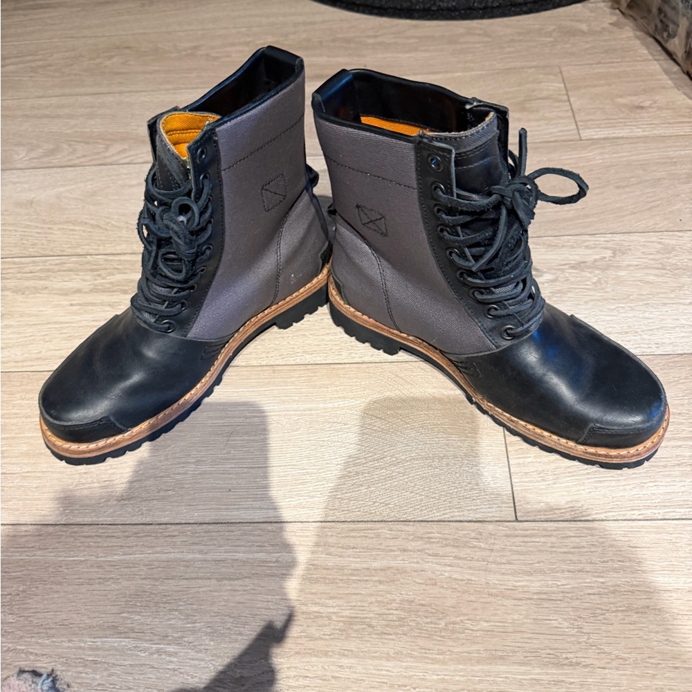 Timberland Men's Black and Gray Lace-Up Boots - Picture 2 of 6